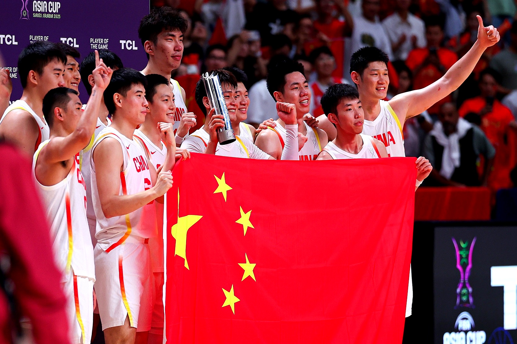 开云体育平台APP-上海男篮主场告捷，全队发挥稳定获得胜利的简单介绍