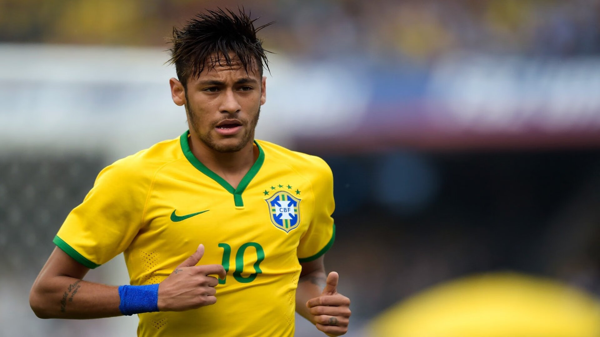 意甲焦点战之夜，恩比德压制级发挥，篮球巨星如何点燃足球之夜？